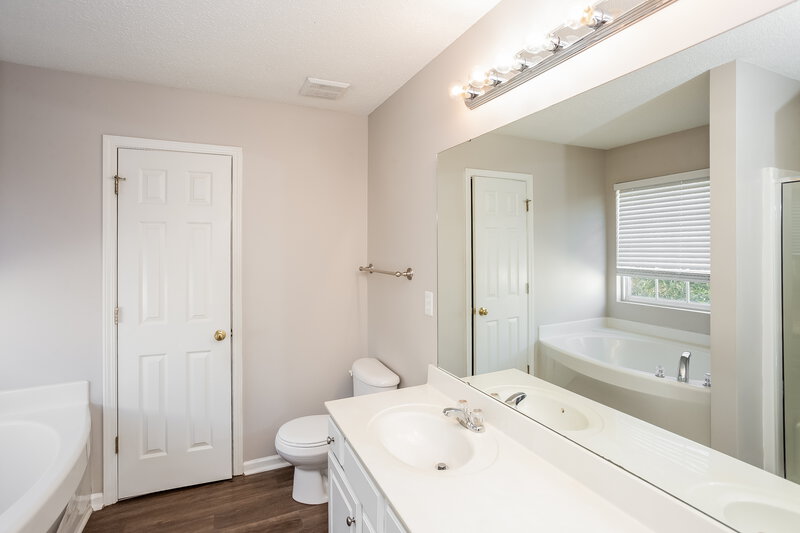 1,870/Mo, 12618 Hazy Valley Ct Charlotte, NC 28269 Walk In Closet View