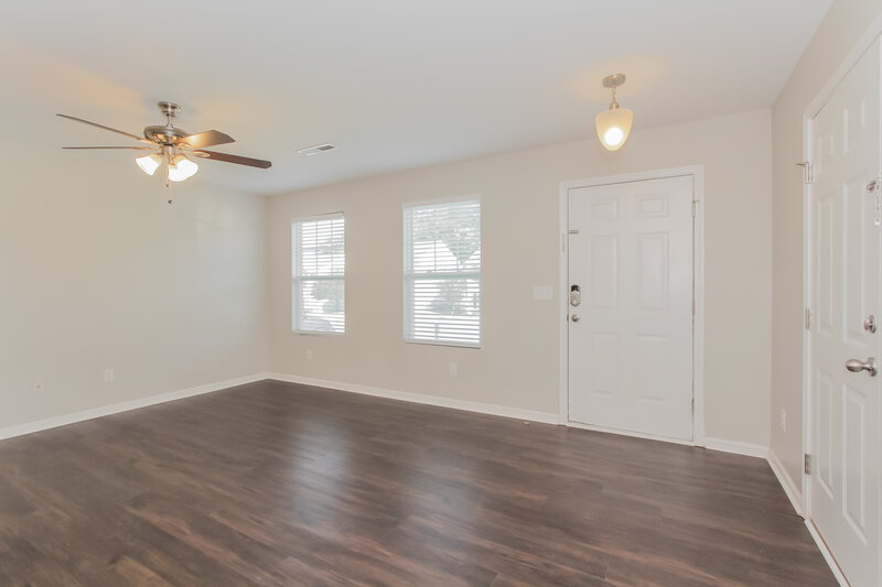 1,620/Mo, 832 Sherman St Gastonia, NC 28052 Living Room View