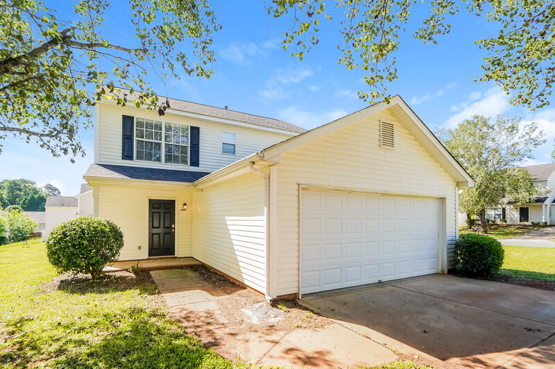 1,815/Mo, 5504 Black Fox Ct Charlotte, NC 28269 Front View