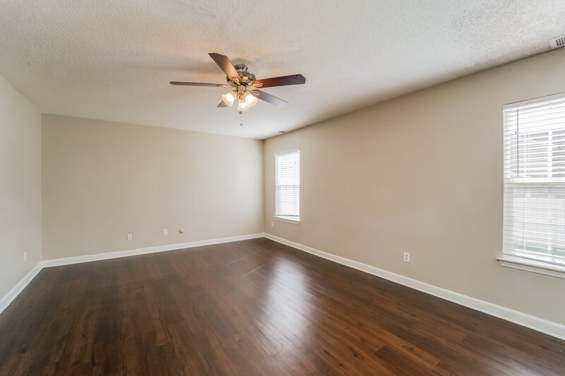 1,815/Mo, 5504 Black Fox Ct Charlotte, NC 28269 Living Room View