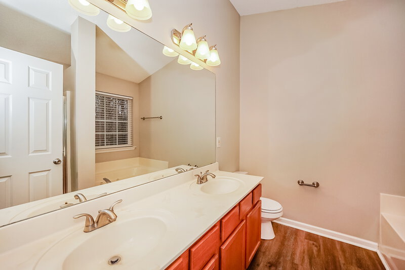 1,865/Mo, 1912 Waters Trail Drive Charlotte, NC 28216 Main Bathroom View