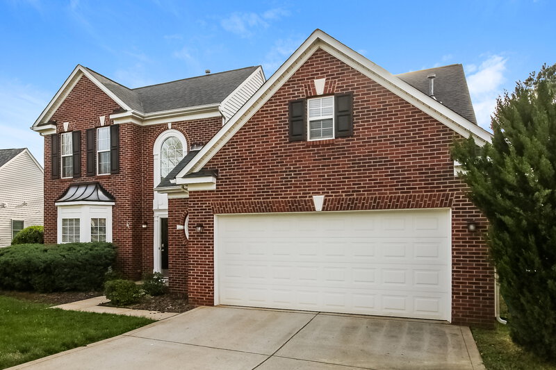 2,400/Mo, 9928 Spring Park Dr Charlotte, NC 28269 Front View