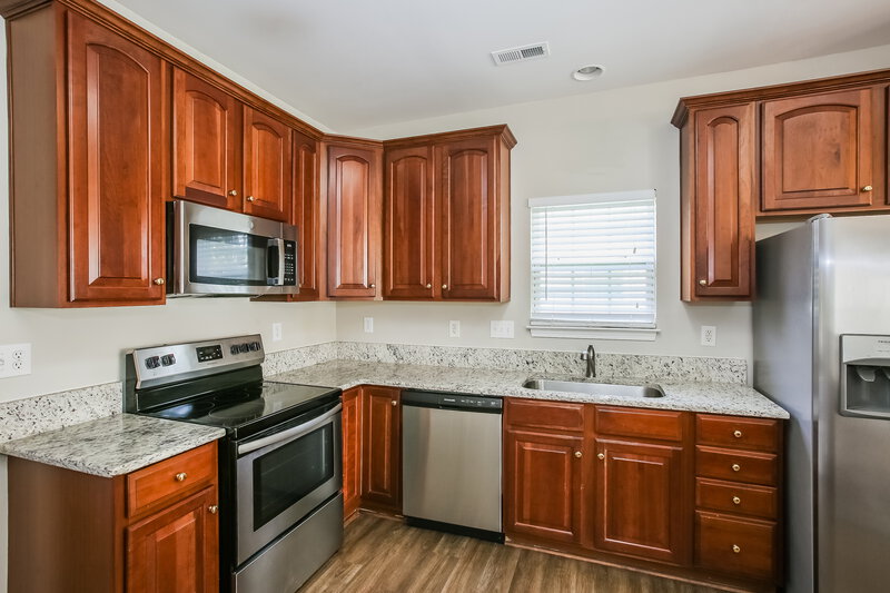 2,400/Mo, 9928 Spring Park Dr Charlotte, NC 28269 Kitchen View