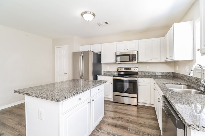 2,040/Mo, 3034 Robin Terry Court Charlotte, NC 28208 Kitchen View