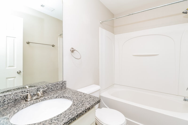2,040/Mo, 3034 Robin Terry Court Charlotte, NC 28208 Bathroom View