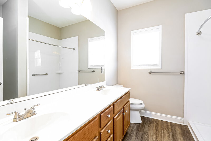 1,915/Mo, 1432 Standish Drive Monroe, NC 28110 Bathroom View 2