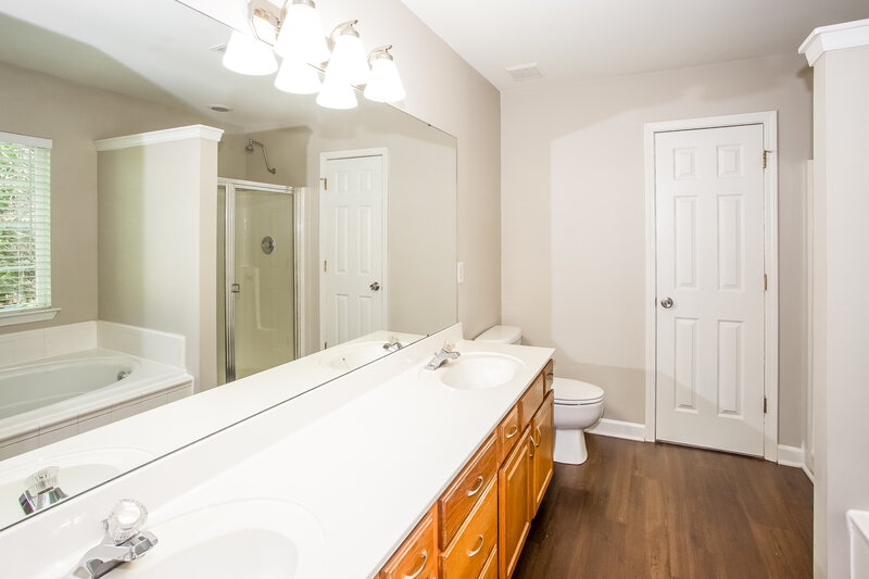 2,340/Mo, 234 Kendra Dr SW Concord, NC 28025 Main Bathroom View