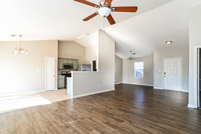 1,965/Mo, 12112 Chantress Ln Charlotte, NC 28215 Living Room View 2