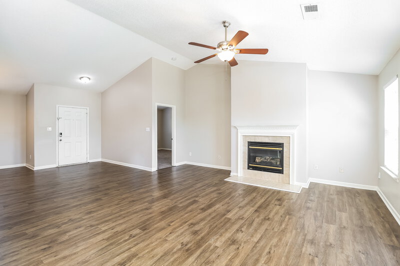 1,945/Mo, 12112 Chantress Ln Charlotte, NC 28215 Living Room View