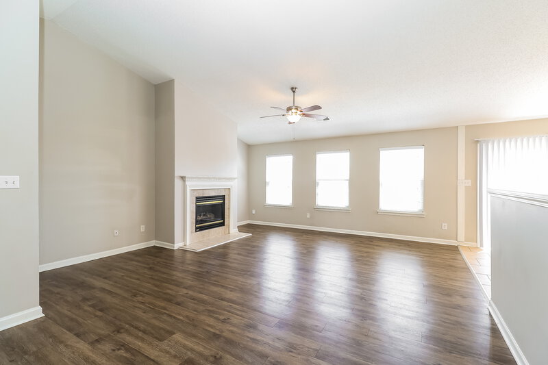 1,945/Mo, 12112 Chantress Ln Charlotte, NC 28215 Living Room View 2