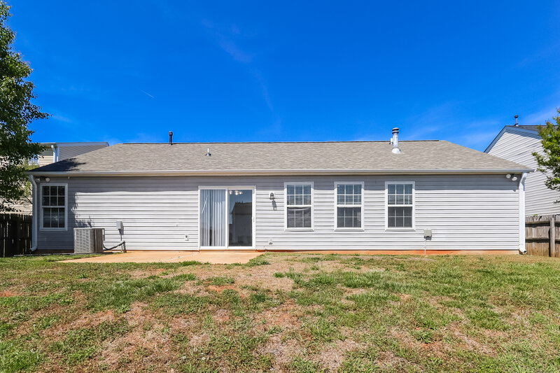 1,945/Mo, 12112 Chantress Ln Charlotte, NC 28215 Rear View