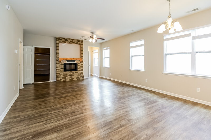 2,235/Mo, 812 Old Forester Lane Charlotte, NC 28214 Living Room View 2