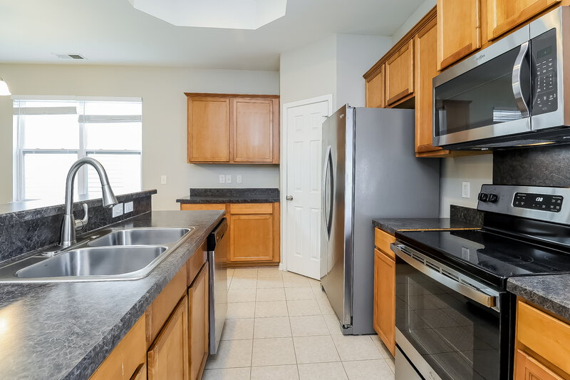 2,235/Mo, 812 Old Forester Lane Charlotte, NC 28214 Kitchen View 2