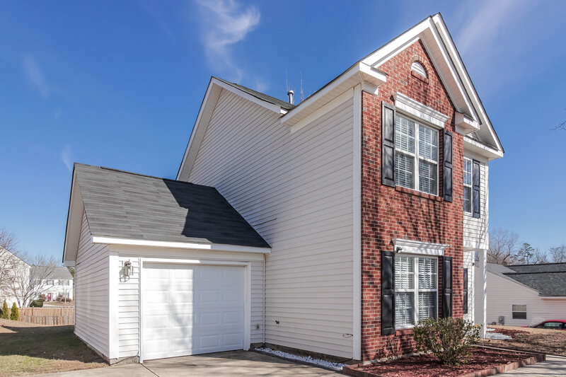 2,065/Mo, 6927 Ayrshire Glen Place Charlotte, NC 28273 Front View