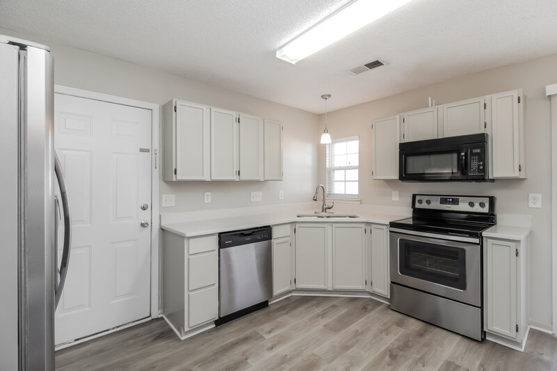 2,065/Mo, 6927 Ayrshire Glen Place Charlotte, NC 28273 Kitchen View 2