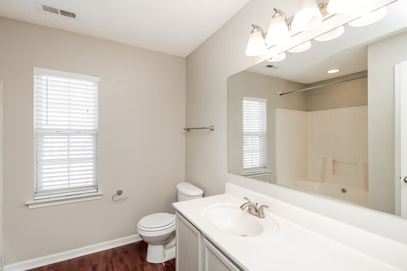 2,065/Mo, 6927 Ayrshire Glen Place Charlotte, NC 28273 Main Bathroom View