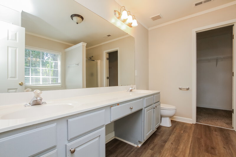 2,220/Mo, 226 Kendra Drive SW Concord, NC 28025 Main Bathroom View