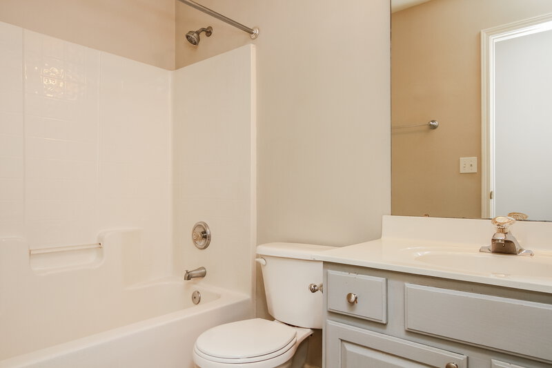 2,220/Mo, 226 Kendra Drive SW Concord, NC 28025 Bathroom View