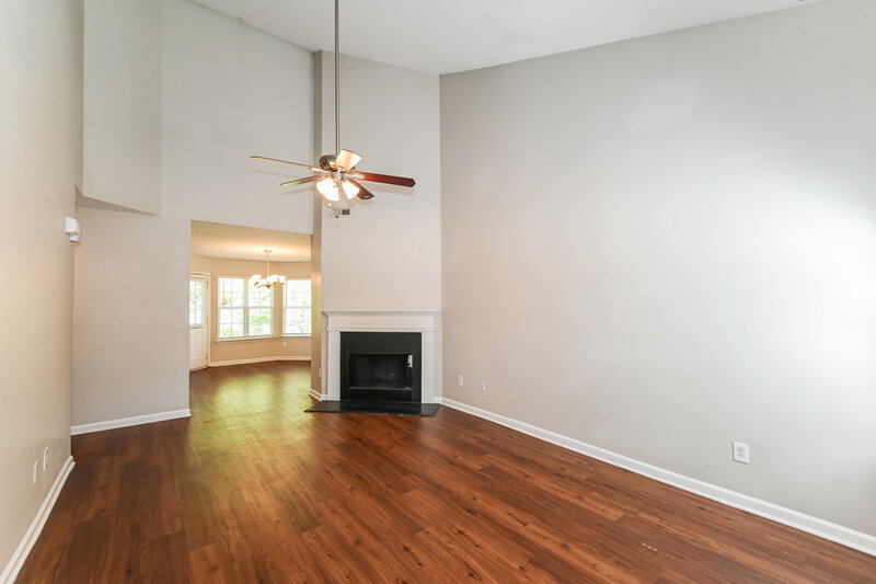 2,375/Mo, 5929 Brookfield Pointe Drive Charlotte, NC 28216 Living Room View