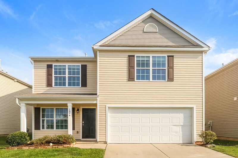2,075/Mo, 1906 Eastway Dr Dallas, NC 28034 External View