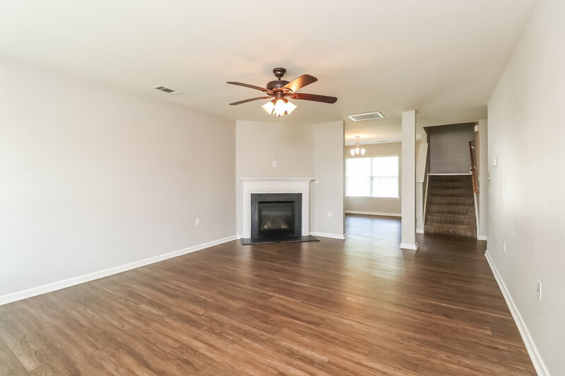 2,075/Mo, 1906 Eastway Dr Dallas, NC 28034 Living Room View