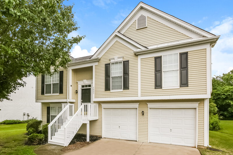 2,250/Mo, 3037 Old Ironside Drive Charlotte, NC 28213 Front View