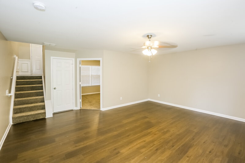 2,250/Mo, 3037 Old Ironside Drive Charlotte, NC 28213 Living Room View