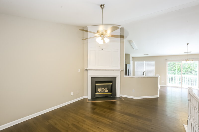 2,250/Mo, 3037 Old Ironside Drive Charlotte, NC 28213 Living Room View 2