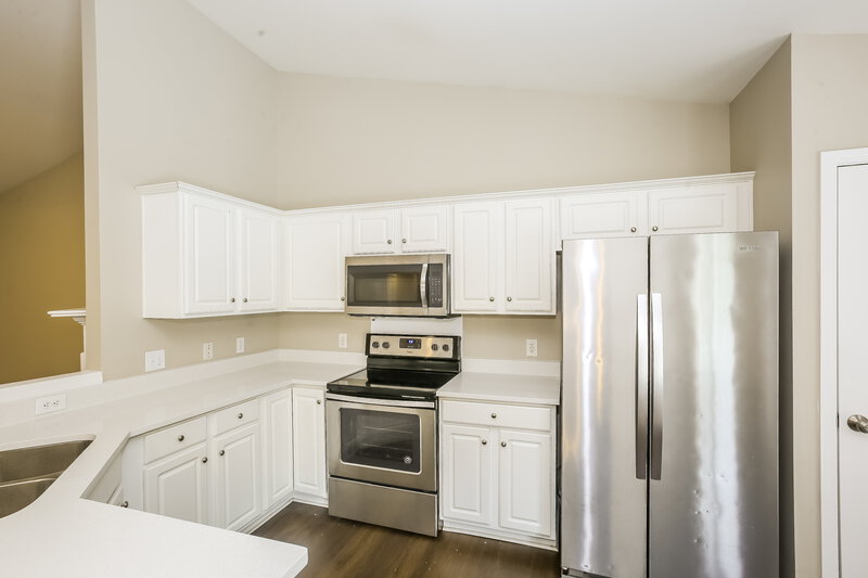 2,250/Mo, 3037 Old Ironside Drive Charlotte, NC 28213 Kitchen View