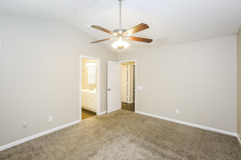 2,250/Mo, 3037 Old Ironside Drive Charlotte, NC 28213 Main Bedroom View 2