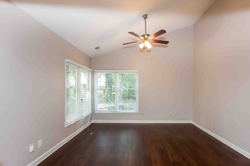 1,895/Mo, 7703 Bridle Court Charlotte, NC 28216 Family Room View