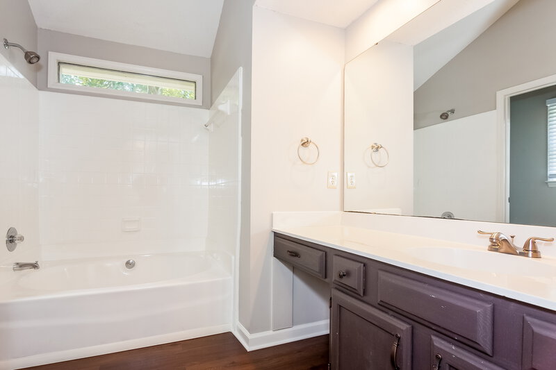 1,895/Mo, 7703 Bridle Court Charlotte, NC 28216 Master Bathroom View