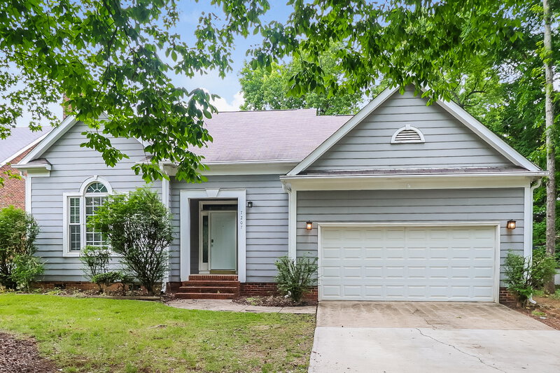 2,390/Mo, 7207 Glen Brook Lane Charlotte, NC 28269 Front View