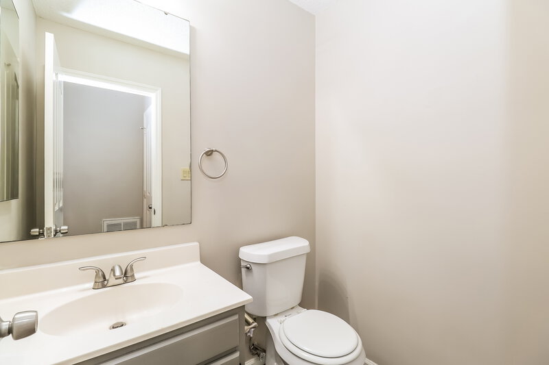 2,390/Mo, 7207 Glen Brook Lane Charlotte, NC 28269 Bathroom View 2