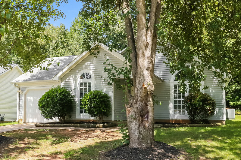 1,775/Mo, 9033 Shenington Pl Charlotte, NC 28216 Front View