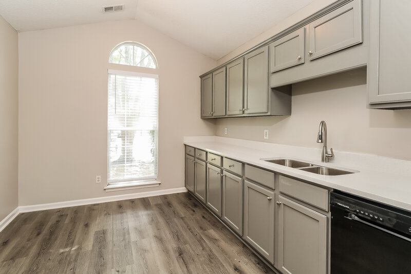 1,775/Mo, 9033 Shenington Pl Charlotte, NC 28216 Kitchen View 2