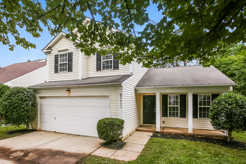 2,840/Mo, 1223 Hipp Rd Charlotte, NC 28216 Front View 2