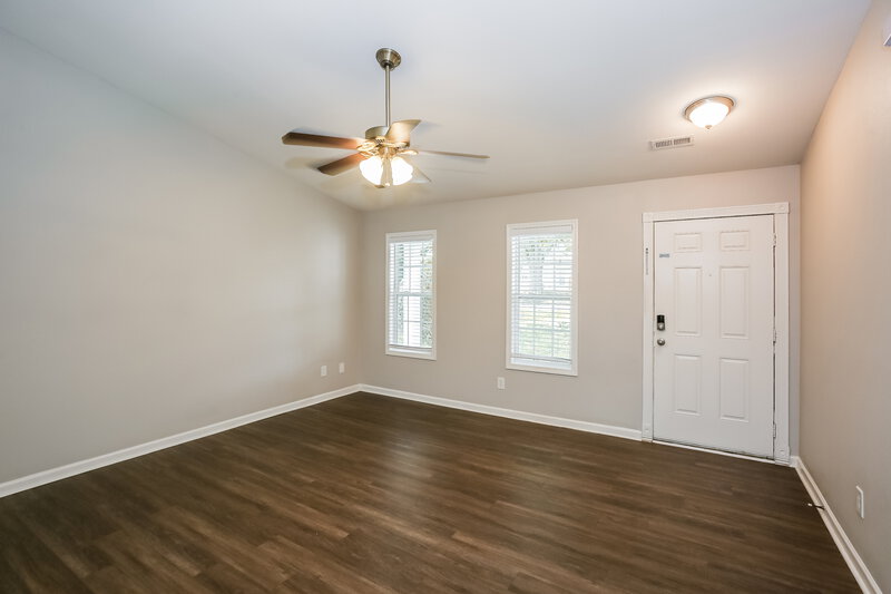2,840/Mo, 1223 Hipp Rd Charlotte, NC 28216 Living Room View