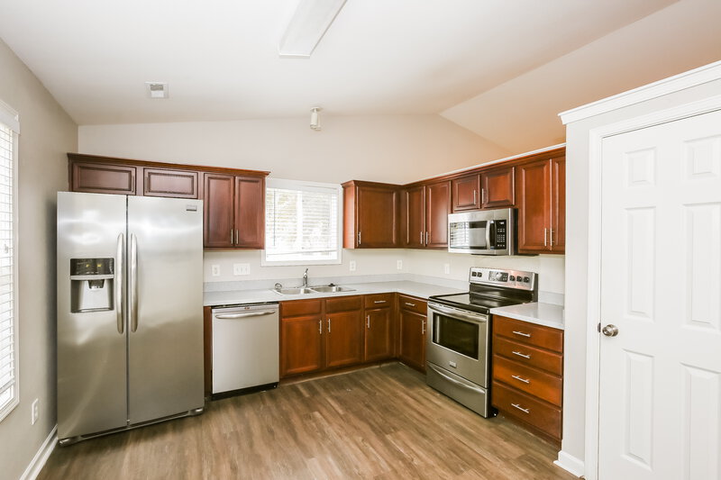 2,840/Mo, 1223 Hipp Rd Charlotte, NC 28216 Kitchen View
