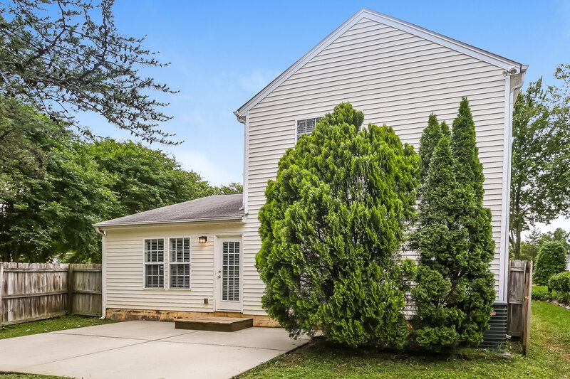 2,840/Mo, 1223 Hipp Rd Charlotte, NC 28216 Rear View