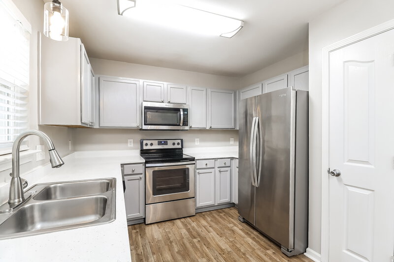 2,060/Mo, 12812 Lismorre Castle Court Charlotte, NC 28273 Kitchen View 2