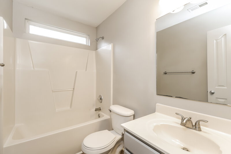 2,060/Mo, 12812 Lismorre Castle Court Charlotte, NC 28273 Bathroom View