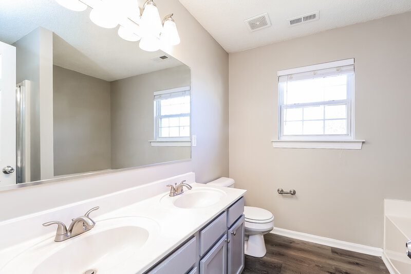 2,290/Mo, 10030 Wildwood Muse Court Charlotte, NC 28273 Main Bathroom View