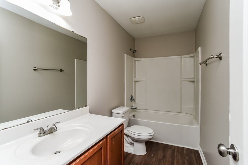 2,035/Mo, 2303 Portola Ct Charlotte, NC 28269 Bathroom View