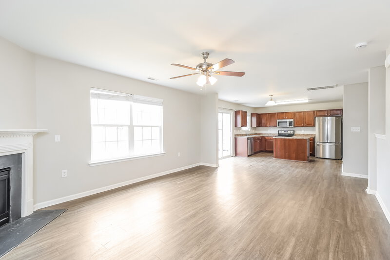 1,940/Mo, 2836 Westbury Court Dallas, NC 28034 Living Room View 2