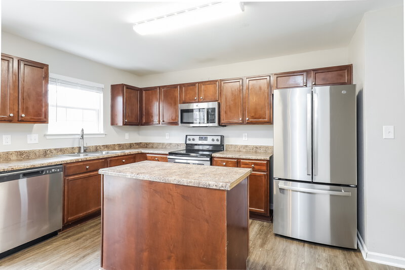 1,940/Mo, 2836 Westbury Court Dallas, NC 28034 Kitchen View 2