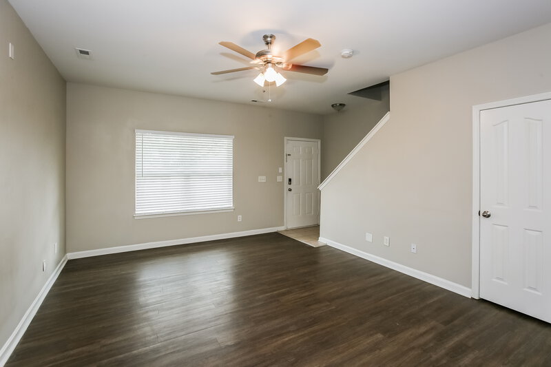 2,810/Mo, 1320 Bray Drive Charlotte, NC 28214 Living Room View 2