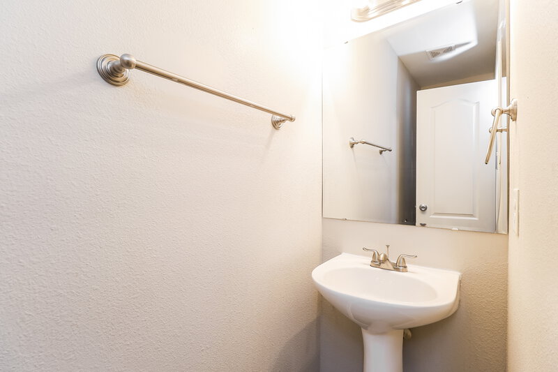 2,140/Mo, 1316 Waterlily Lane Charlotte, NC 28262 Bathroom View 2