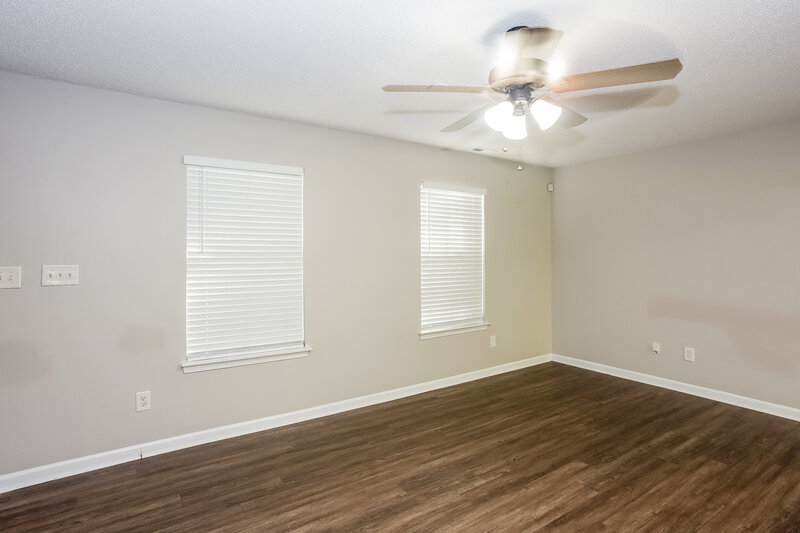 1,875/Mo, 11619 Stewarts Crossing Dr Charlotte, NC 28215 Living Room View