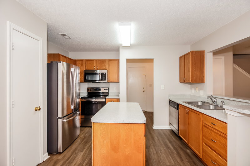 2,030/Mo, 11619 Stewarts Crossing Dr Charlotte, NC 28215 Kitchen View